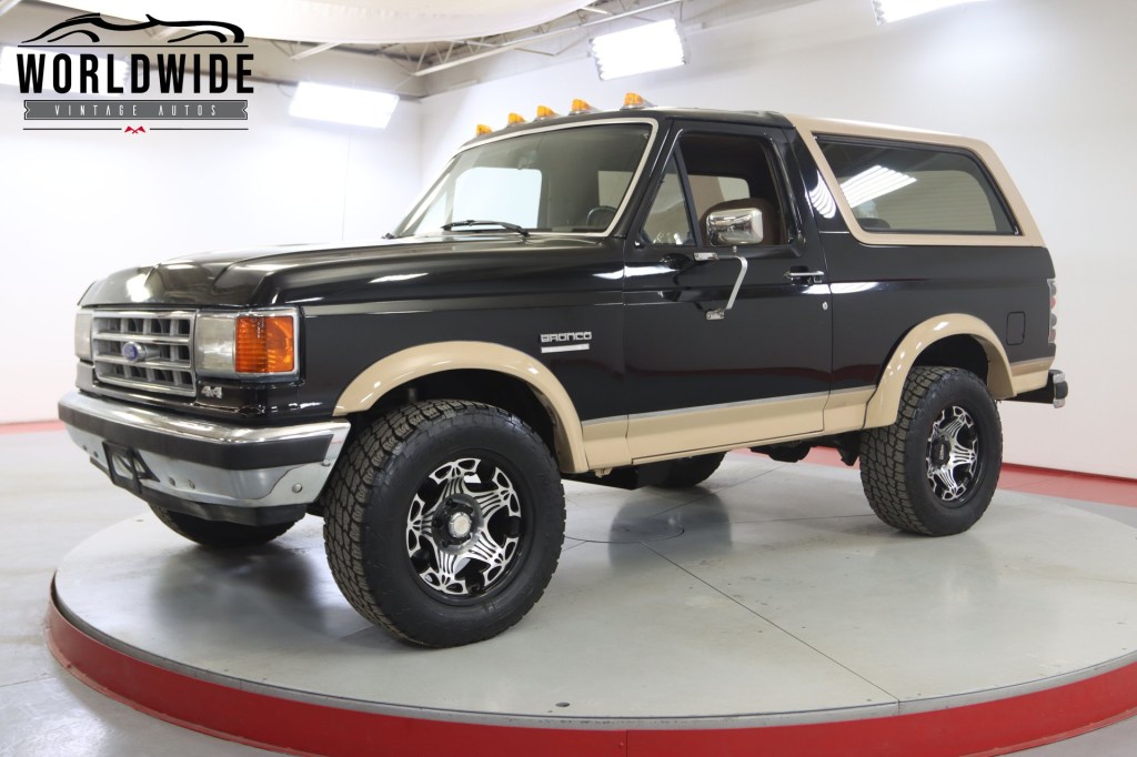 Picture of: Ford Bronco  Worldwide Vintage Autos