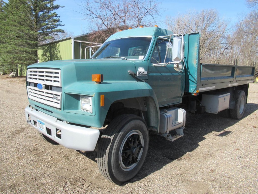 Picture of: Ford F- Single Axle Dump Truck – Cummins HP,  Speed
