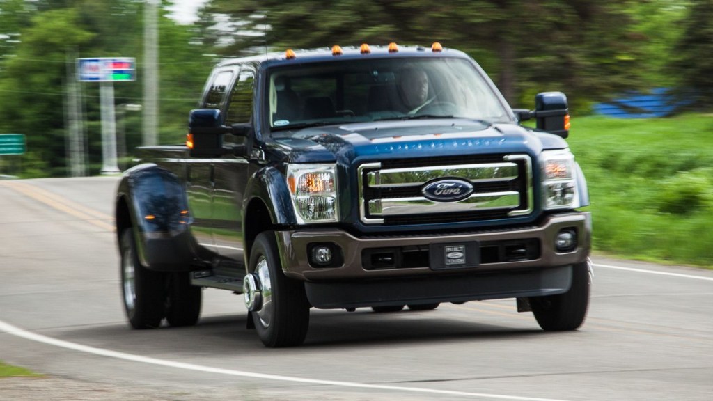Picture of: Ford F- Super Duty V- Diesel x Tested: Pretty Quick