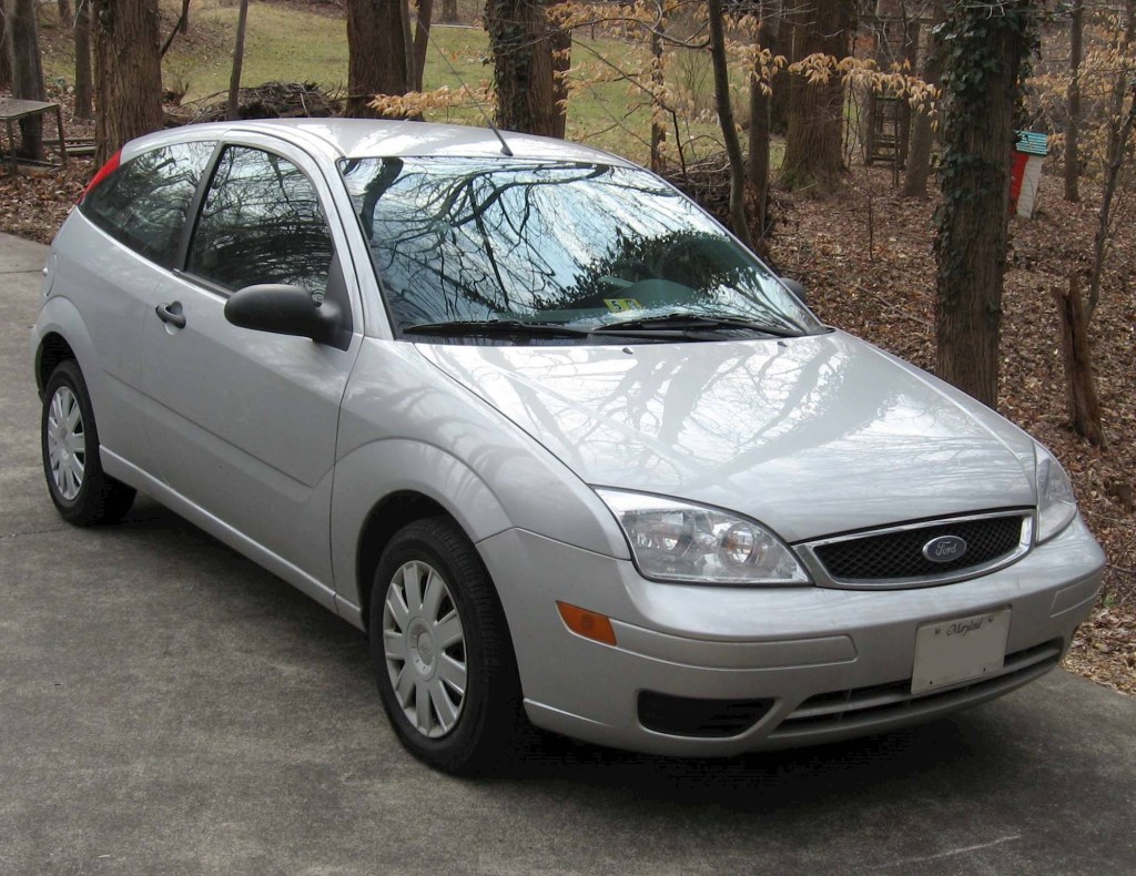 Picture of: Ford Focus ZX SES – Sedan