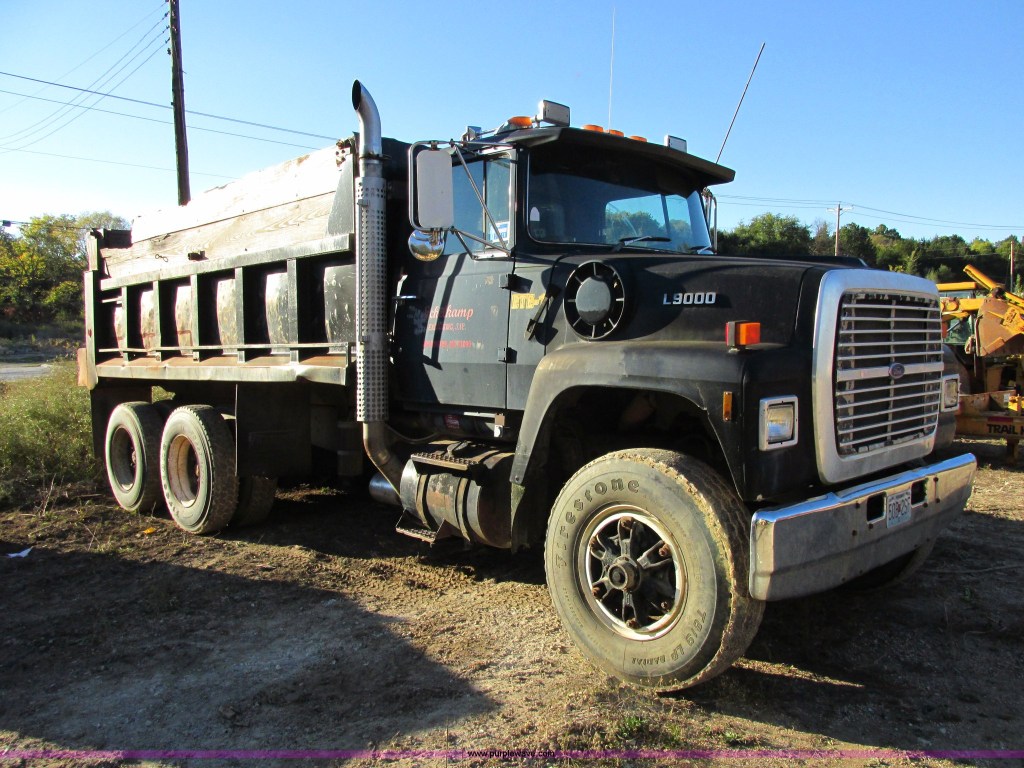Picture of: Ford L dump truck in Villa Ridge, MO  Item E sold