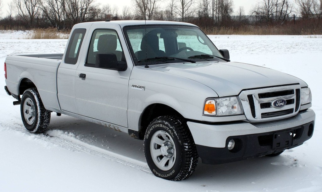Picture of: Ford Ranger STX – Extended Cab Pickup