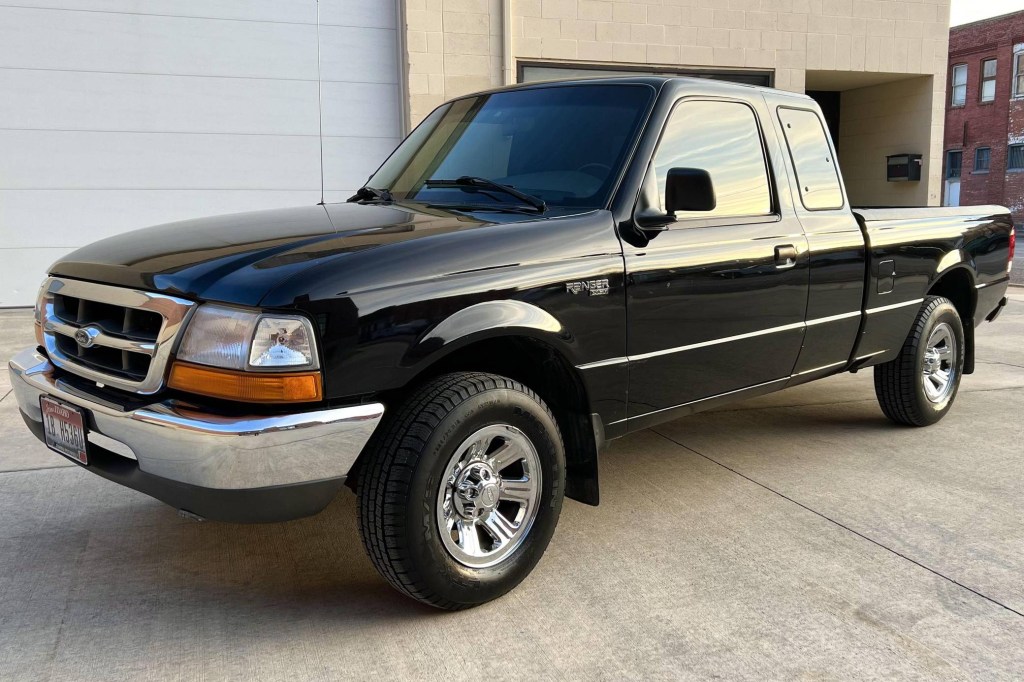 Picture of: Ford Ranger XLT SuperCab for Sale – Cars & Bids