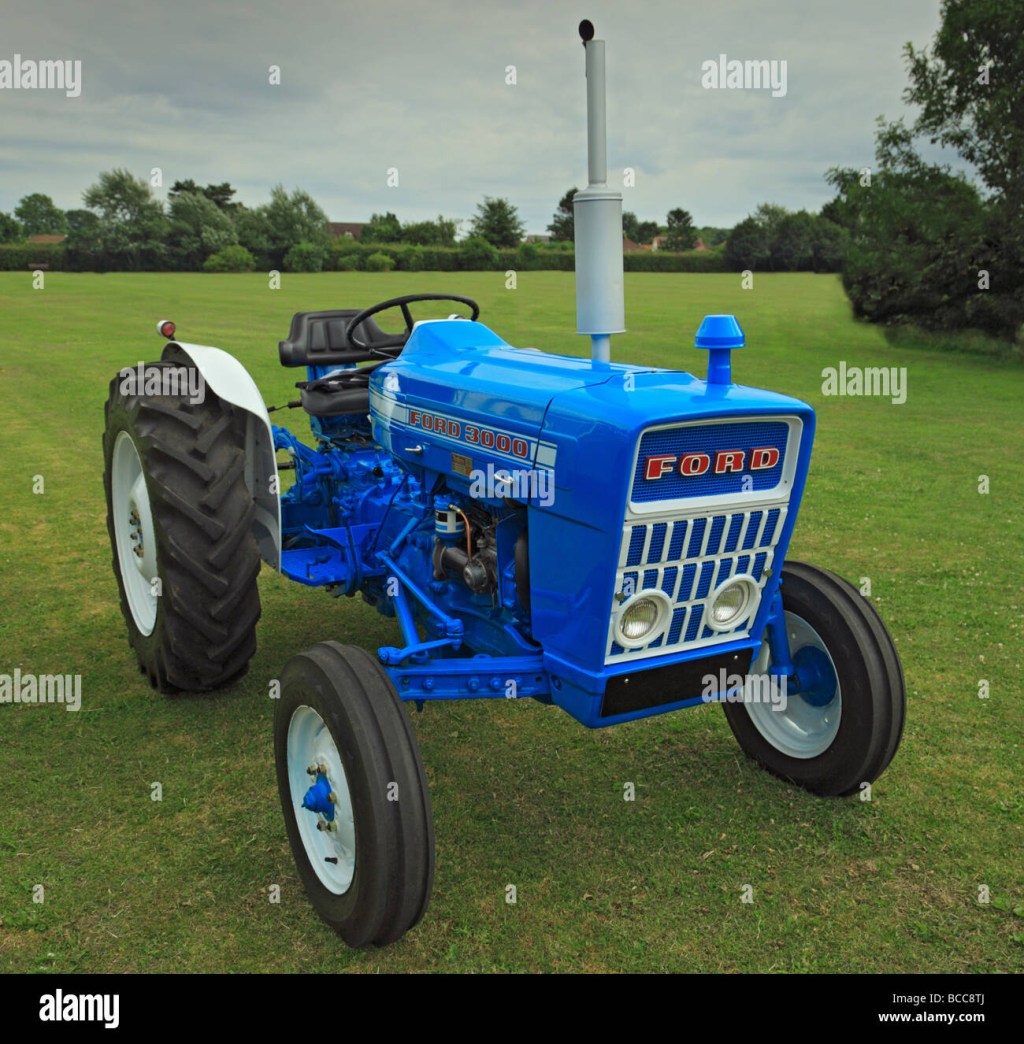 Picture of: Ford  tractor -Fotos und -Bildmaterial in hoher Auflösung – Alamy