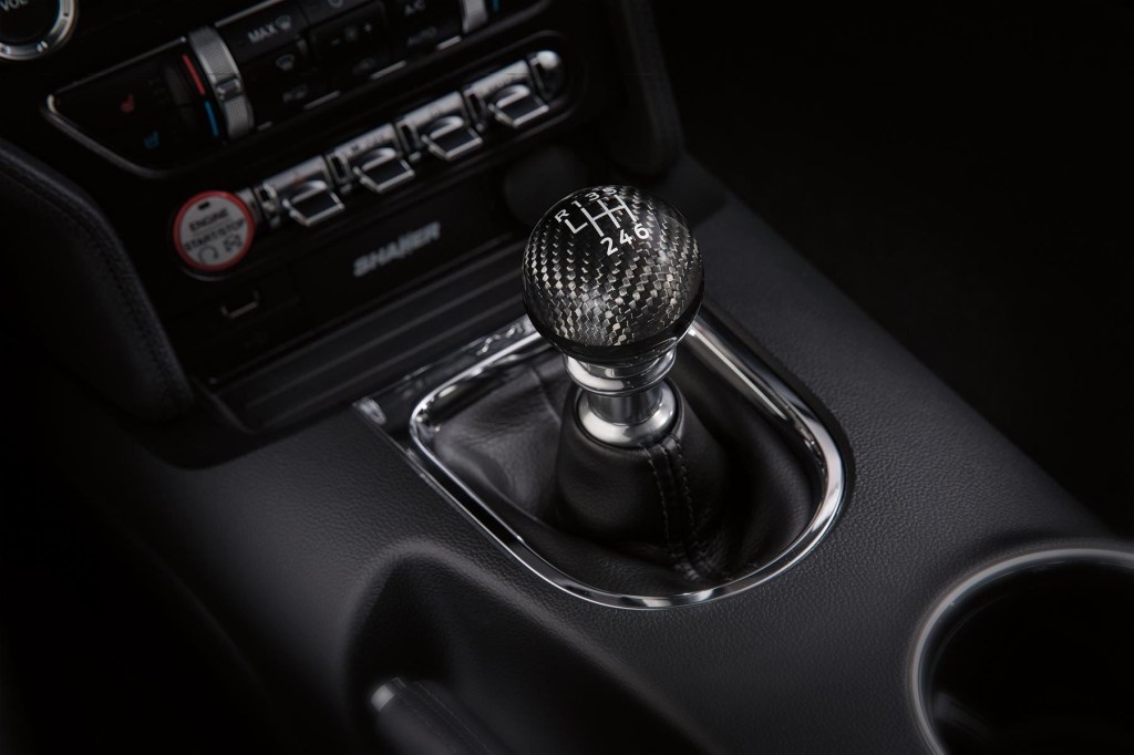 Picture of: Mustang – Black Carbon Fiber -Speed Shift Knob