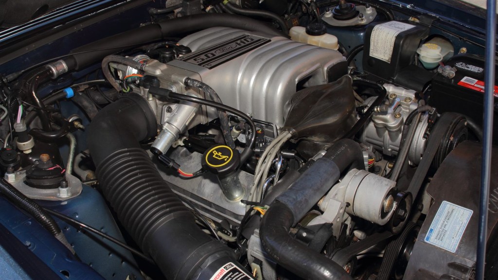 Picture of: Mustang Engine Info & Specs –  Cubic Inch V (