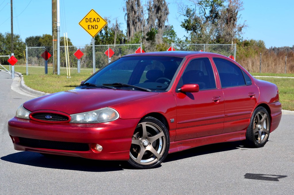 Picture of: Ford Contour GL – Sedan