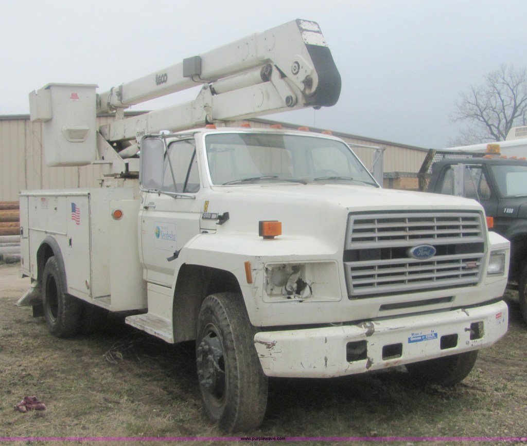 Picture of: Ford F bucket truck in Neodesha, KS  Item  sold