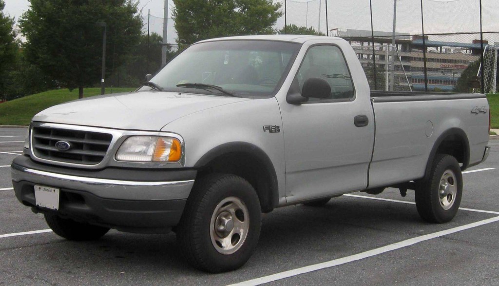 Picture of: Ford F- XL x Regular Cab Styleside  in