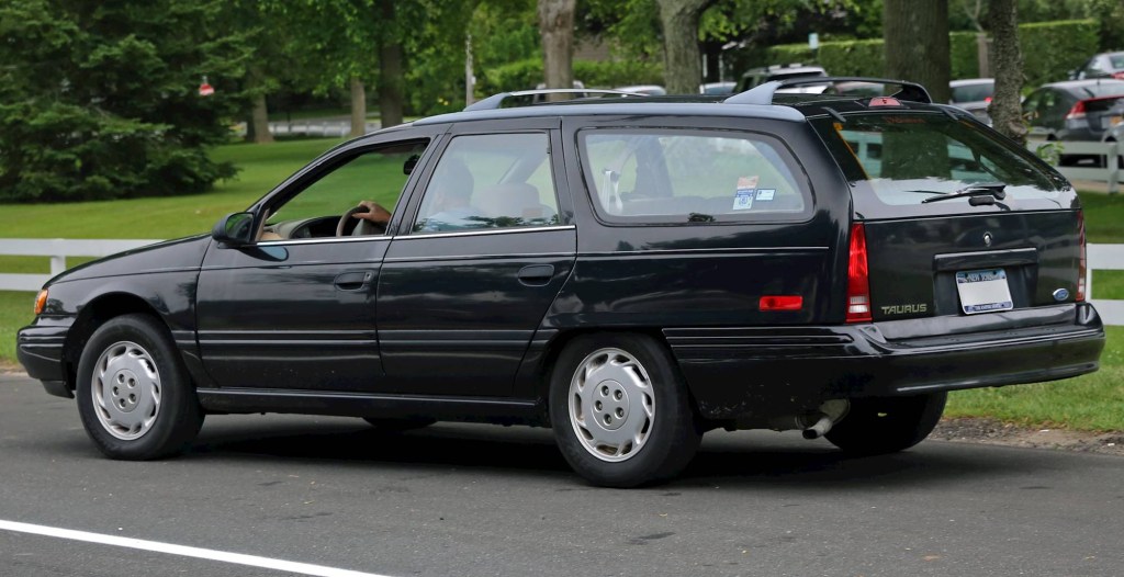 Picture of: Ford Taurus SHO – Sedan